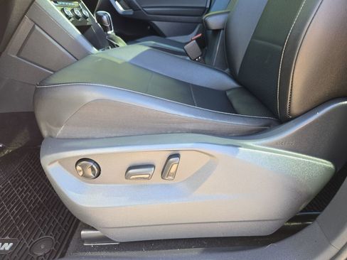 Used 2019 Volkswagen Tiguan SE FWD image 28