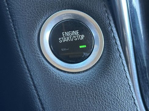 Used 2015 Cadillac Escalade Luxury image 19