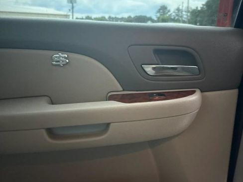 Used 2007 Chevrolet Avalanche LTZ w/ LTZ Preferred Equipment Group RWD image 30