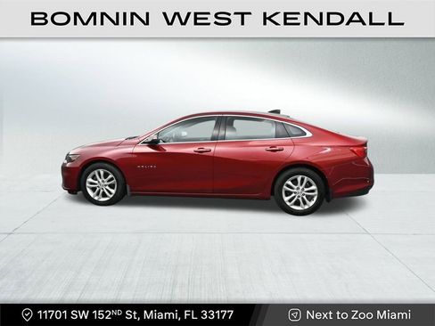 Used 2017 Chevrolet Malibu LT image 2