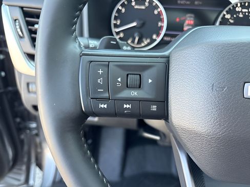 Used 2025 Nissan Rogue SV w/ SV Premium Package AWD/4WD image 33