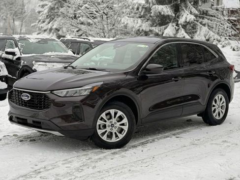 Certified 2023 Ford Escape Active w/ Tech Pack #2 image 1