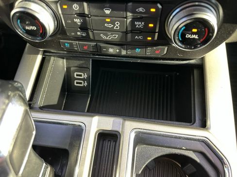 Used 2020 Ford F150 Lariat w/ Equipment Group 502A Luxury AWD/4WD image 8