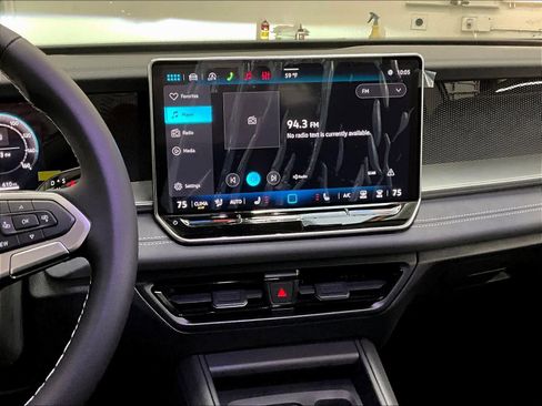 New 2026 Volkswagen Tiguan SE image 9