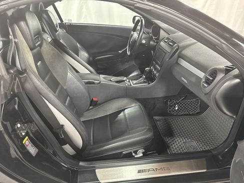 Used 2005 Mercedes-Benz SLK 55 AMG image 29