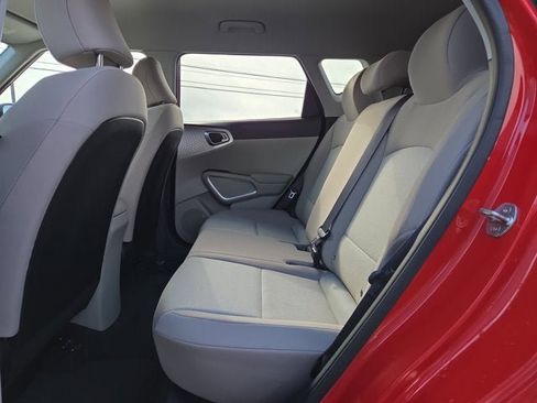 Used 2021 Kia Soul LX image 11