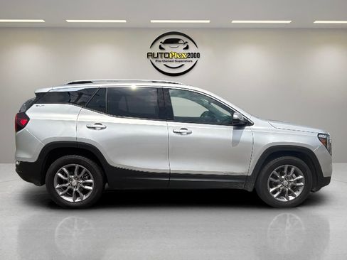 Used 2022 GMC Terrain SLT image 5