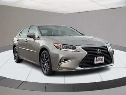 Used 2017 Lexus ES 350 w/ Luxury Package