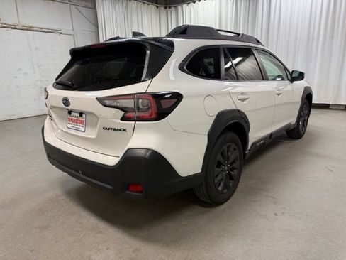 Used 2025 Subaru Outback Onyx Edition AWD/4WD image 5