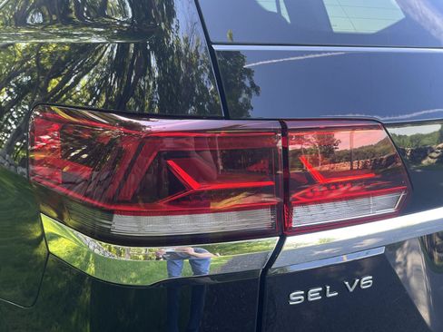 Used 2022 Volkswagen Atlas SEL Premium R-Line AWD/4WD image 29
