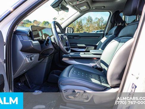 Used 2024 Kia EV9 Wind image 19