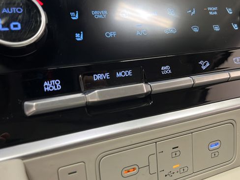 Used 2025 Hyundai Santa Fe Calligraphy AWD/4WD image 36