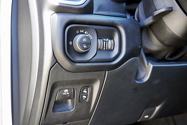 Used 2020 RAM 1500 Laramie w/ Sport Appearance Package AWD/4WD image 35