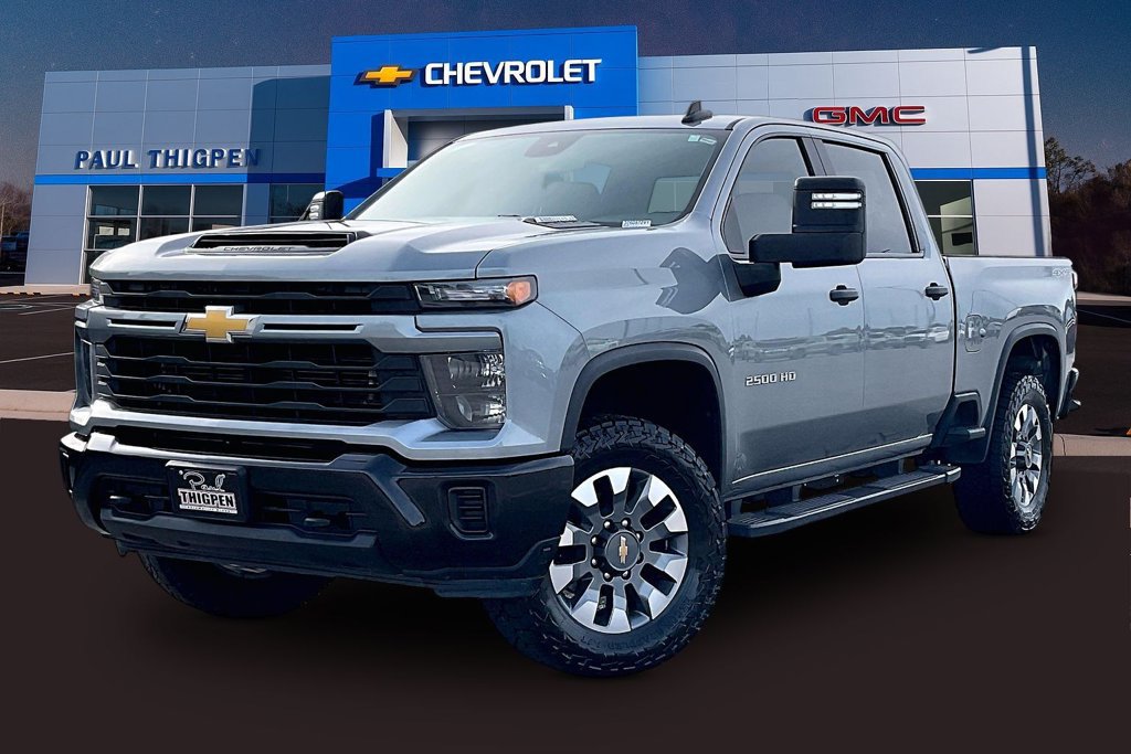 Used 2024 Chevrolet Silverado 2500 Custom w/ Custom Value Package AWD/4WD image 4
