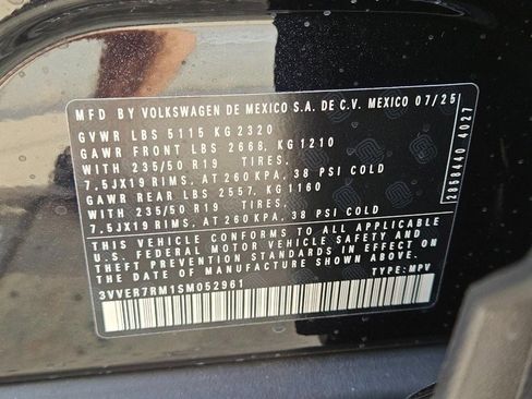 New 2025 Volkswagen Tiguan SE image 17