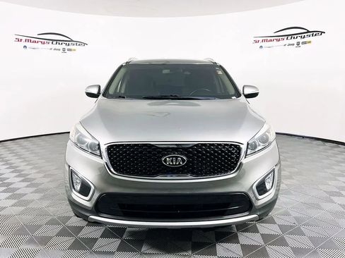 Used 2017 Kia Sorento EX image 3