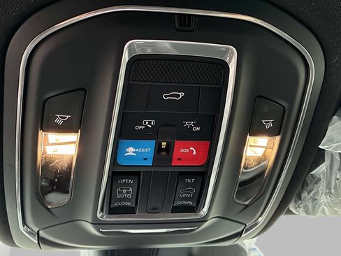 New 2026 Jeep Grand Cherokee Altitude AWD/4WD image 19