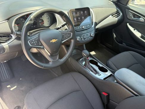 Used 2025 Chevrolet Malibu RS FWD image 7