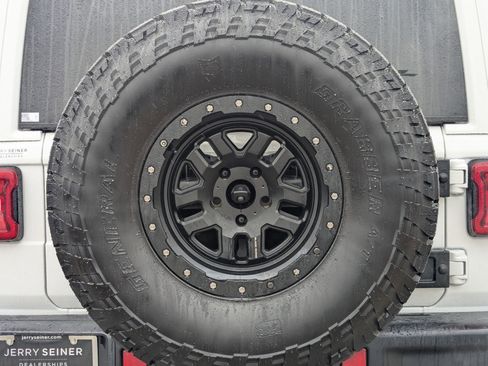 Used 2021 Jeep Wrangler Unlimited Rubicon w/ Uconnect 4C Nav & Sound Group image 14