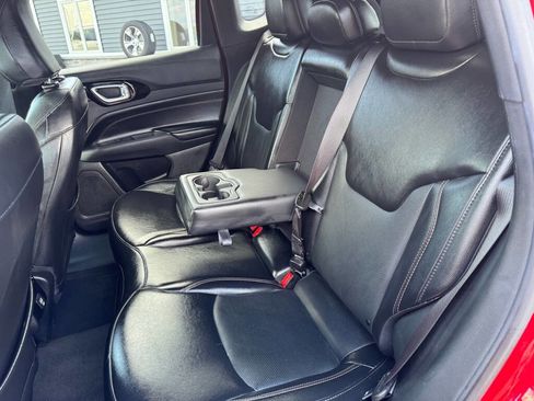 Used 2023 Jeep Compass Limited image 37