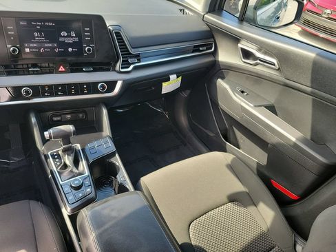 Certified 2025 Kia Sportage LX FWD image 28