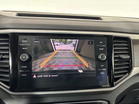 Used 2018 Volkswagen Atlas SEL AWD/4WD image 16