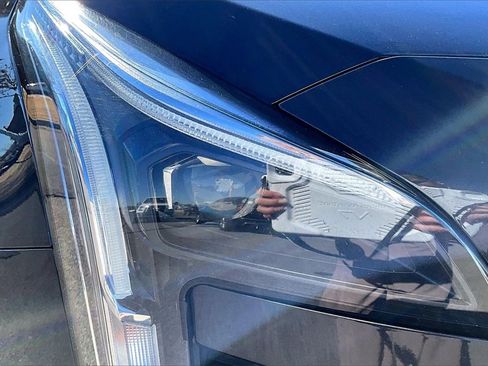 Used 2023 Cadillac XT4 Premium Luxury image 31