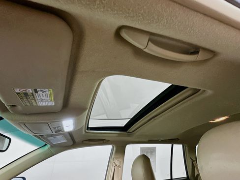 Used 2013 Toyota Highlander Limited image 24