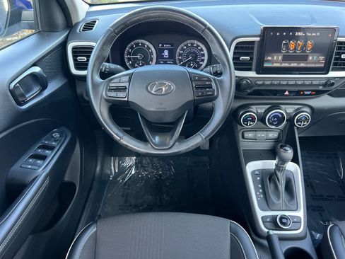 Certified 2022 Hyundai Venue Limited image 14