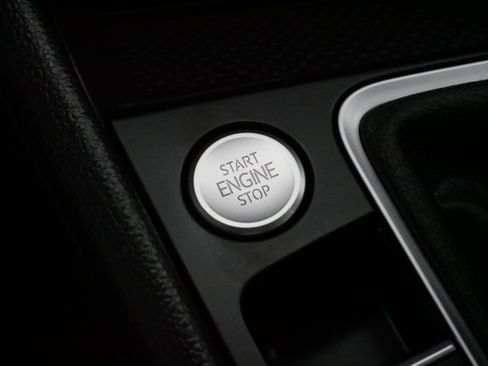 Certified 2025 Volkswagen Jetta SE image 27