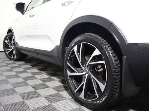 Used 2021 Volvo XC40 T5 R-Design w/ Advanced Package AWD/4WD image 16