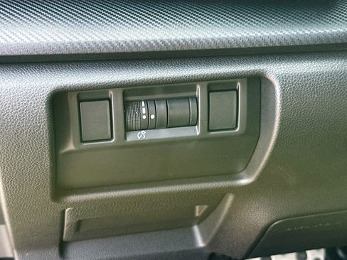 Used 2024 Subaru Crosstrek 2.5i Sport image 16