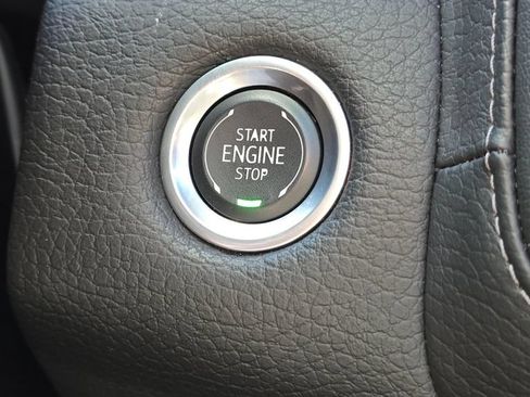 Used 2024 GMC Yukon Denali w/ Advanced Technology Package AWD/4WD image 37