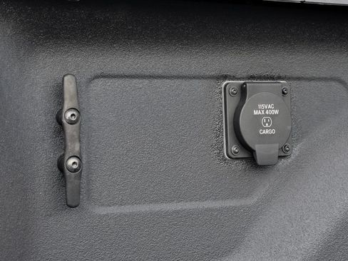 Used 2025 RAM 2500 Laramie AWD/4WD image 18