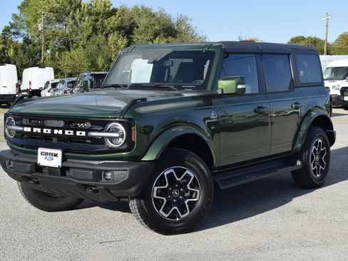 New 2025 Ford Bronco Outer Banks image 1