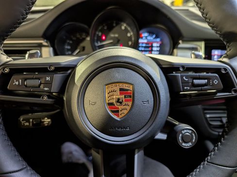 Certified 2026 Porsche Macan AWD/4WD image 28
