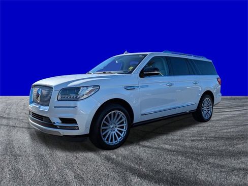 Used 2019 Lincoln Navigator L Reserve image 8