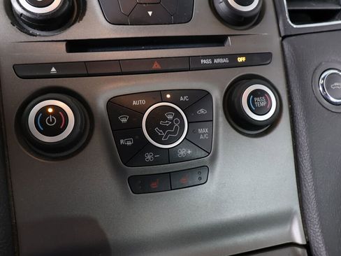 Used 2015 Ford Taurus SEL image 36