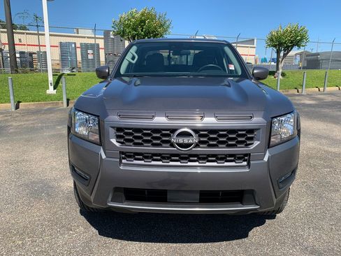 Used 2025 Nissan Frontier SV w/ SV Convenience Package RWD image 3