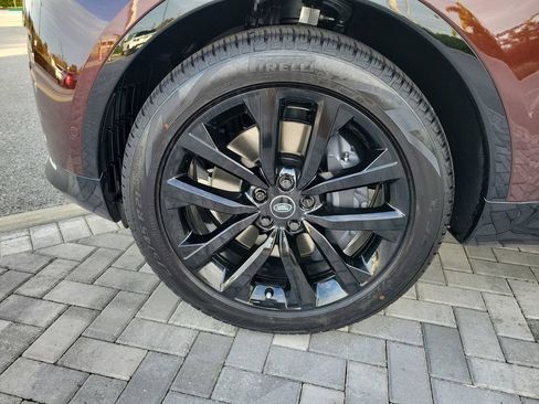 New 2026 Land Rover Discovery Limited Edition AWD/4WD image 13