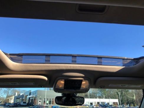 Used 2017 Jeep Grand Cherokee Limited image 22