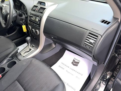 Used 2012 Toyota Corolla S image 17