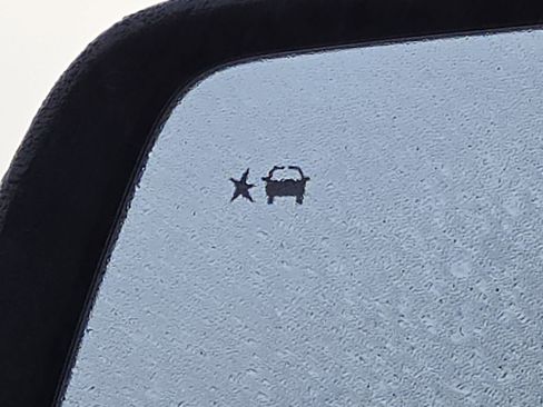 Used 2021 GMC Acadia SLT w/ Trailering Package image 12