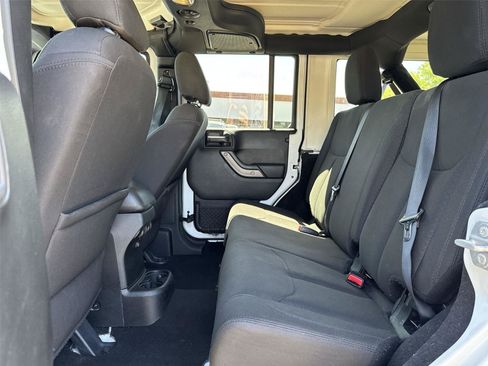 Used 2018 Jeep Wrangler Unlimited Sport S AWD/4WD image 18