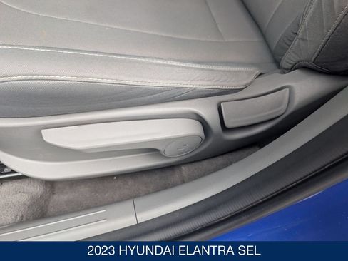 Used 2023 Hyundai Elantra SEL w/ Preferred Accessory Package FWD image 15