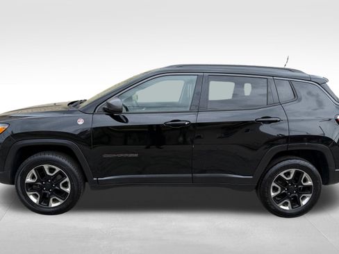 Used 2017 Jeep Compass Trailhawk w/ Leather Interior Group AWD/4WD image 10