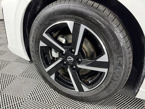 Used 2024 Nissan Sentra SV FWD image 3
