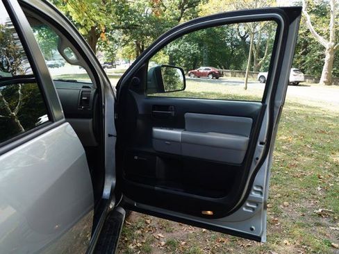 Used 2008 Toyota Sequoia SR5 image 23