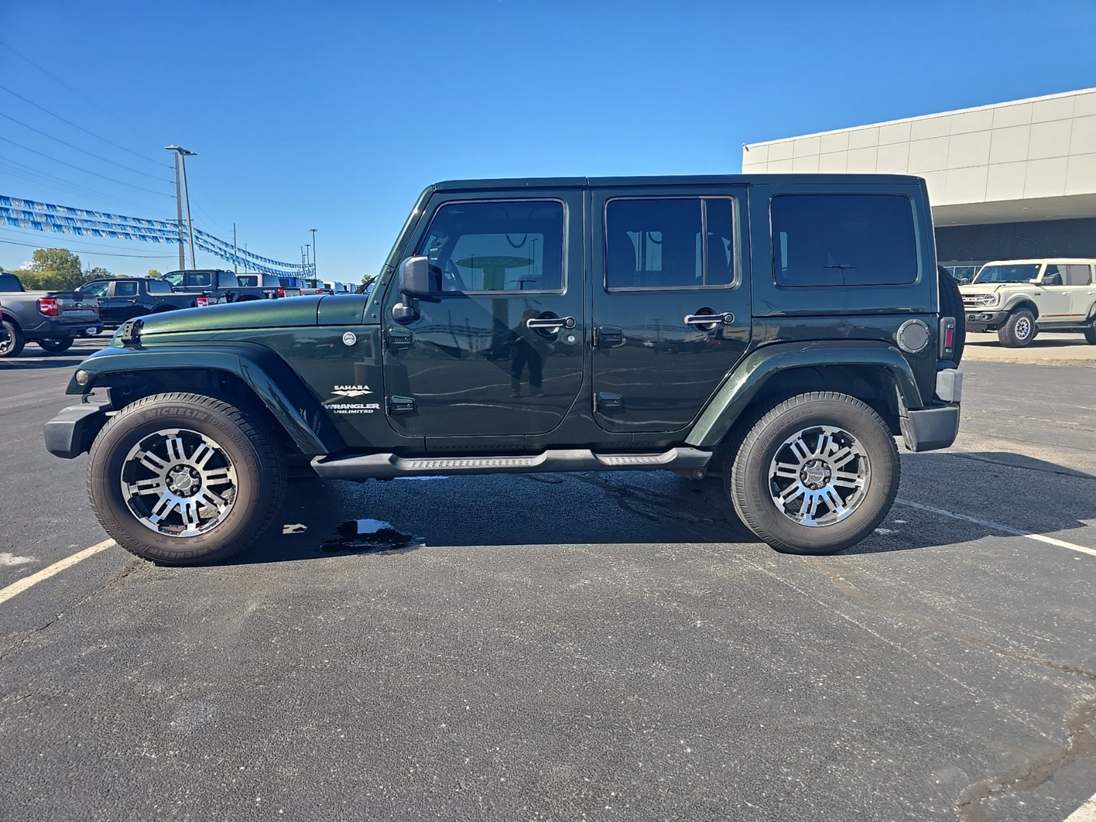 Used 2011 Jeep Wrangler Unlimited Sahara AWD/4WD image 6
