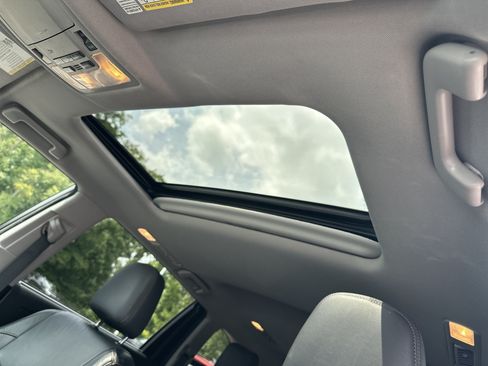 Used 2015 Toyota Highlander XLE FWD image 33